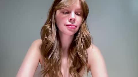 Snapshot of nikki_mi chatting on March 2026 10:12:02 AM Nikki online show from March 2026 10:12:02 AM