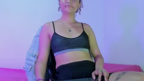 nikki_uwu online show from April 2026 07:33:02 PM
