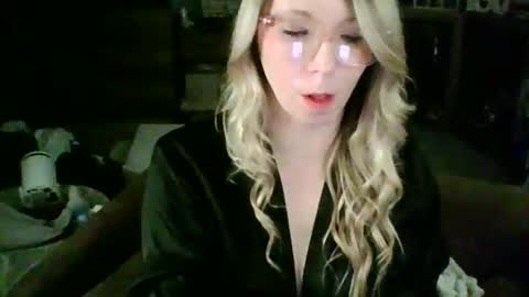 nikkib653466 online show from February 2026 12:28:01 AM