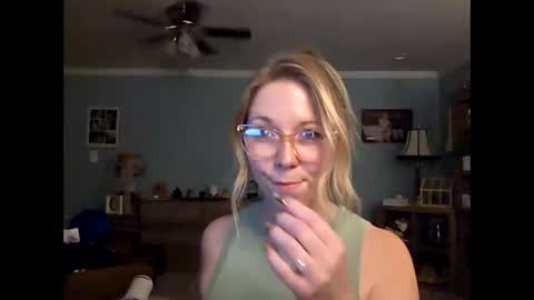 nikkib653466 online show from March 2026 11:27:02 PM