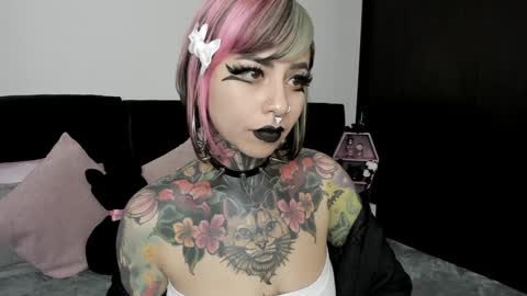Snapshot of nikkiramone chatting on December 2024 12:27:02 PM Nikki Ramone online show from December 2024 12:27:02 PM