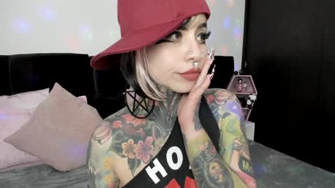Snapshot of nikkiramone chatting on December 2024 12:44:02 PM Nikki Ramone online show from December 2024 12:44:02 PM