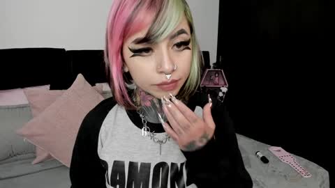 Snapshot of nikkiramone chatting on January 2025 03:01:02 PM Nikki Ramone online show from January 2025 03:01:02 PM