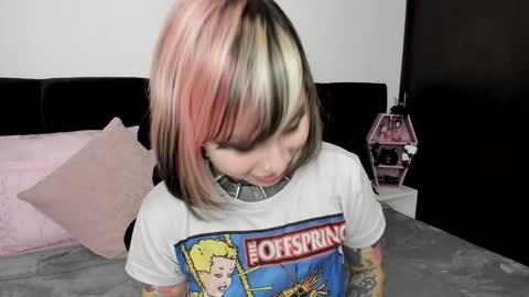 Snapshot of nikkiramone chatting on January 2025 02:59:01 PM Nikki Ramone online show from January 2025 02:59:01 PM