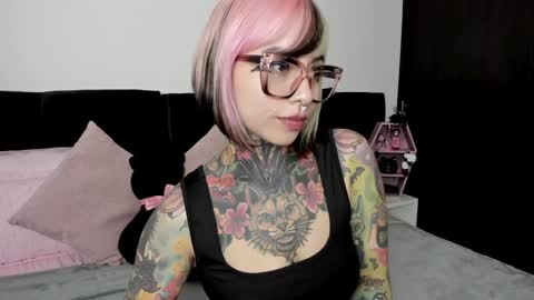 Snapshot of nikkiramone chatting on January 2025 12:05:02 PM Nikki Ramone online show from January 2025 12:05:02 PM
