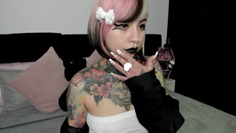 Snapshot of nikkiramone chatting on January 2025 03:04:01 PM Nikki Ramone online show from January 2025 03:04:01 PM