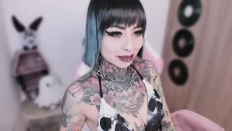 Nikki Ramone   online show from May 2026 06:21:02 AM