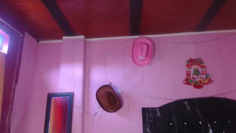 Snapshot of nikkirous_ chatting on September 2025 12:19:01 PM Nikkirous online show from September 2025 12:19:01 PM