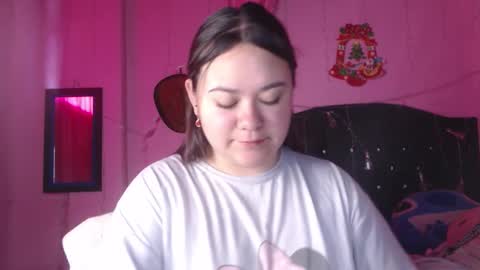 Snapshot of nikkirous_ chatting on October 2025 01:42:01 PM Nikkirous online show from October 2025 01:42:01 PM