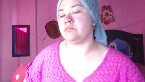 Snapshot of nikkirous_ chatting on October 2025 12:35:01 PM Nikkirous online show from October 2025 12:35:01 PM