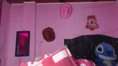 Snapshot of nikkirous_ chatting on October 2025 12:25:01 PM Nikkirous online show from October 2025 12:25:01 PM