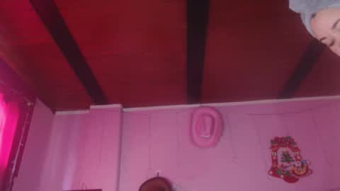 Snapshot of nikkirous_ chatting on October 2025 12:38:02 PM Nikkirous online show from October 2025 12:38:02 PM