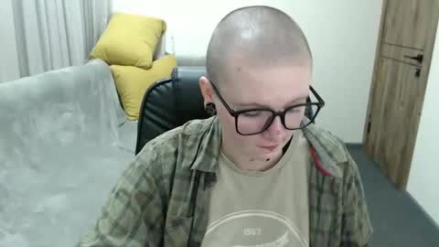 nikkysnow online show from September 2025 08:03:01 AM