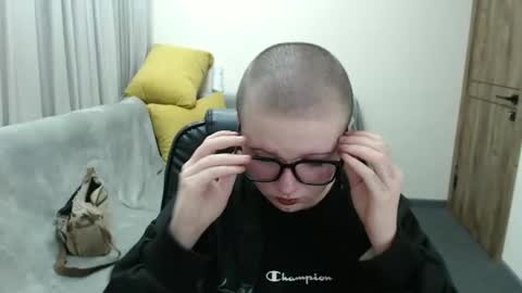 nikkysnow online show from September 2025 08:05:01 AM