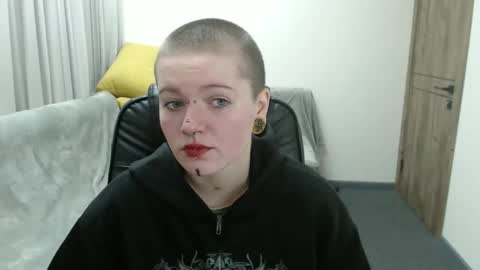 nikkysnow online show from September 2025 08:08:01 AM