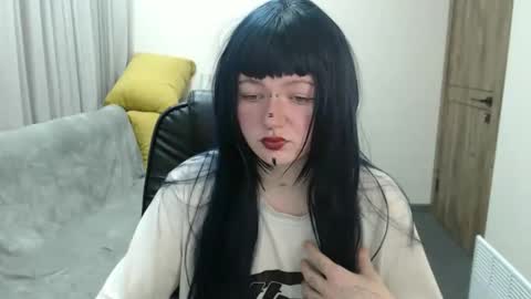 nikkysnow online show from October 2025 09:02:02 AM
