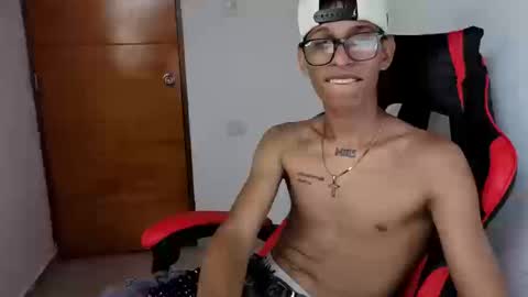 niklaus_wolf online show from March 2026 04:39:01 AM