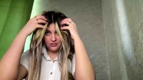 Nika online show from December 2024 07:16:01 AM