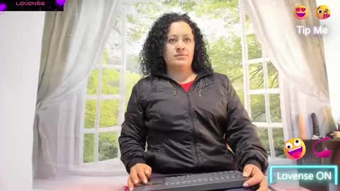 Snapshot of nikol32__ chatting on October 2025 01:06:02 PM dayan online show from October 2025 01:06:02 PM