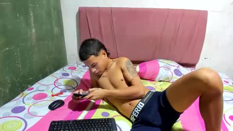 Snapshot of nikol_couple chatting on May 2026 04:28:02 AM nikol_couple online show from May 2026 04:28:02 AM
