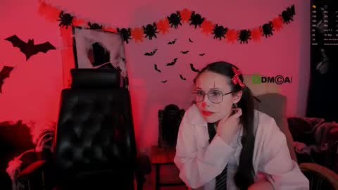 Snapshot of nikol_kitt chatting on October 2025 07:35:02 PM Little Niko Help me reach my goals online show from October 2025 07:35:02 PM