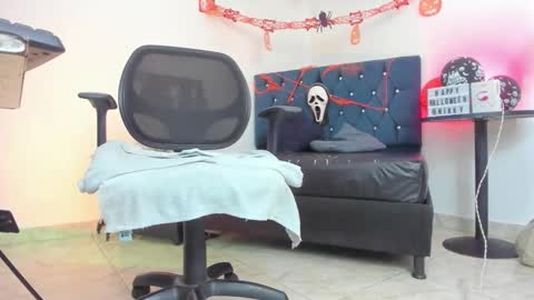 Nicol online show from October 2025 02:29:01 PM