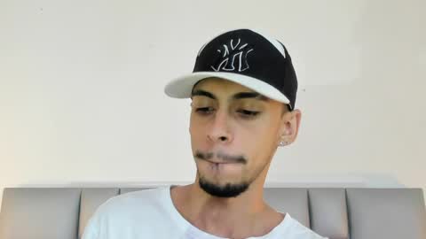 Snapshot of nikolay_dimitrov chatting on May 2026 09:23:02 PM online show from May 2026 09:23:02 PM
