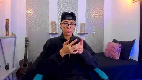    online show from February 2025 04:37:02 AM