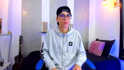    online show from March 2025 04:06:01 AM