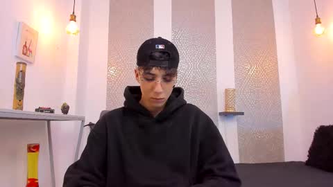    online show from November 2025 04:14:02 AM