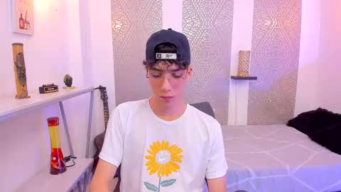    online show from November 2025 04:45:01 AM