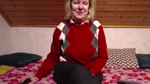 Snapshot of nikole111 chatting on December 2024 03:53:02 PM Nikole1 online show from December 2024 03:53:02 PM