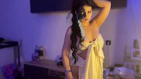 Snapshot of nikoli_naw chatting on October 2025 06:42:01 PM nikoli_naw online show from October 2025 06:42:01 PM