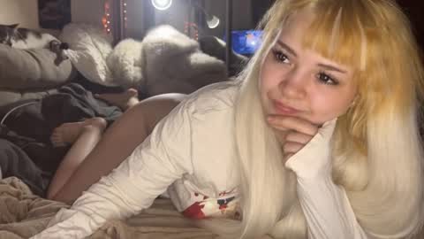 Snapshot of nikoli_naw chatting on April 2026 08:28:02 PM nikoli_naw online show from April 2026 08:28:02 PM