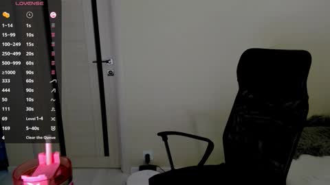 Snapshot of nikoll_s chatting on September 2025 05:11:02 AM online show from September 2025 05:11:02 AM