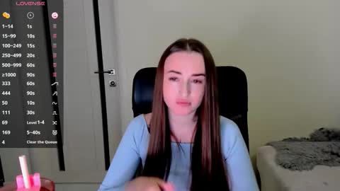 Snapshot of nikoll_s chatting on October 2025 04:04:01 AM online show from October 2025 04:04:01 AM