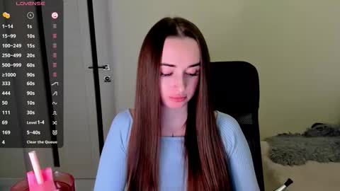 Snapshot of nikoll_s chatting on October 2025 03:40:02 AM online show from October 2025 03:40:02 AM