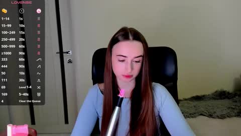 Snapshot of nikoll_s chatting on November 2025 04:22:02 AM online show from November 2025 04:22:02 AM