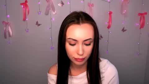 nikonara_ online show from April 2026 12:46:02 PM