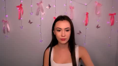 nikonara_ online show from April 2026 12:35:01 PM