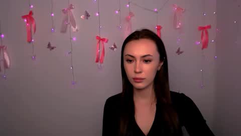 nikonara_ online show from April 2026 12:18:02 PM