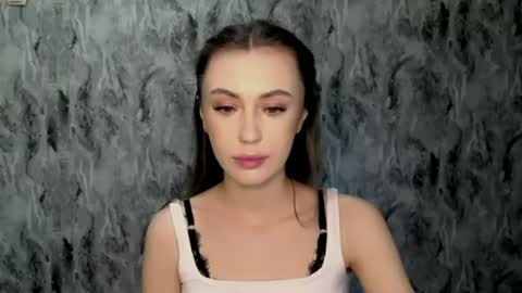 nikonara_ online show from June 2026 11:51:02 AM