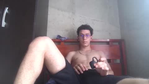 Snapshot of nikotwinktop chatting on April 2026 07:23:02 PM Niko online show from April 2026 07:23:02 PM