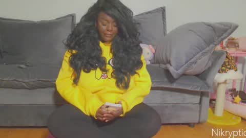 Nikole online show from December 2025 07:31:01 PM