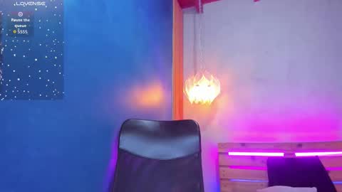 Niky online show from December 2025 01:16:02 PM