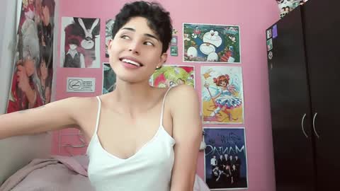 Nikylaine online show from December 2024 12:12:02 PM