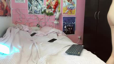 Nikylaine online show from December 2024 03:15:01 PM