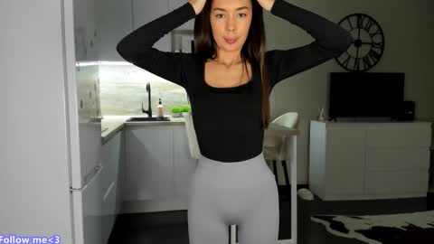 Bella online show from February 2025 06:11:01 PM