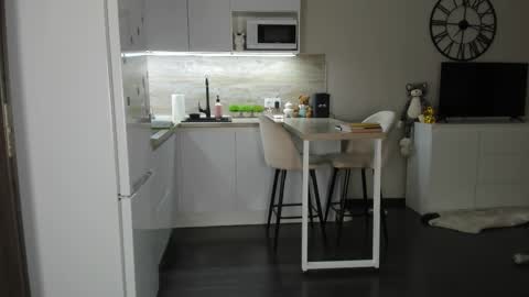 Bella online show from October 2025 01:46:01 AM