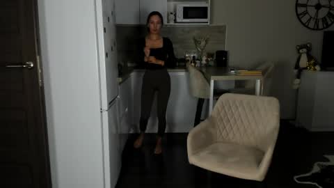 Bella online show from May 2026 06:27:01 PM